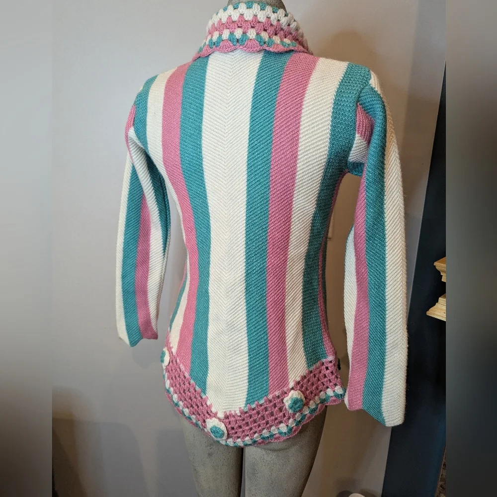 Vintage Striped Pink Ivory and Teal Whimsical Grandmacore Cardigan Size S - Picture 5 of 9